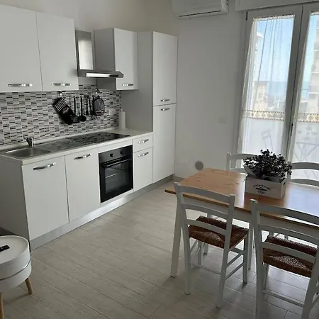 Incantevole Sul Mare * 리도 디 폼포사